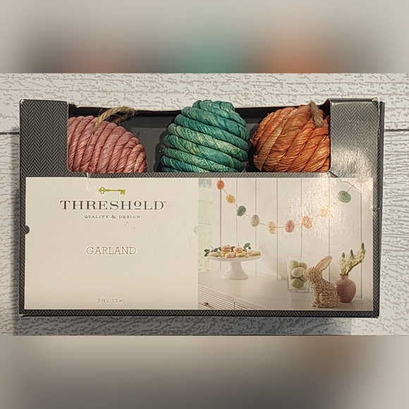 Threshold Easter Garland pink/blue/Orange - Picture 4 of 4